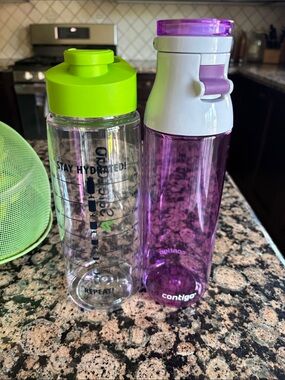 Contigo Purple Transparent Water Bottle with Green-Lid Motivational Bottle